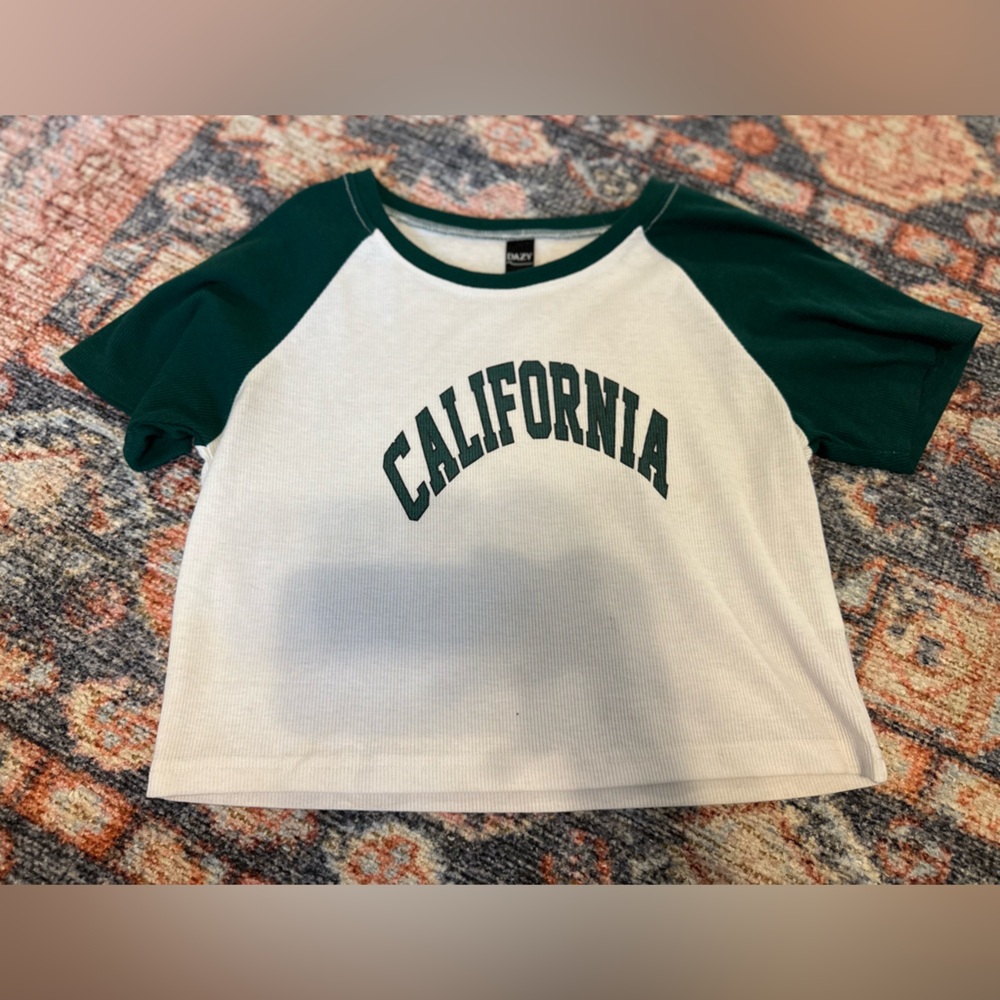 cropped california t-shirt size large